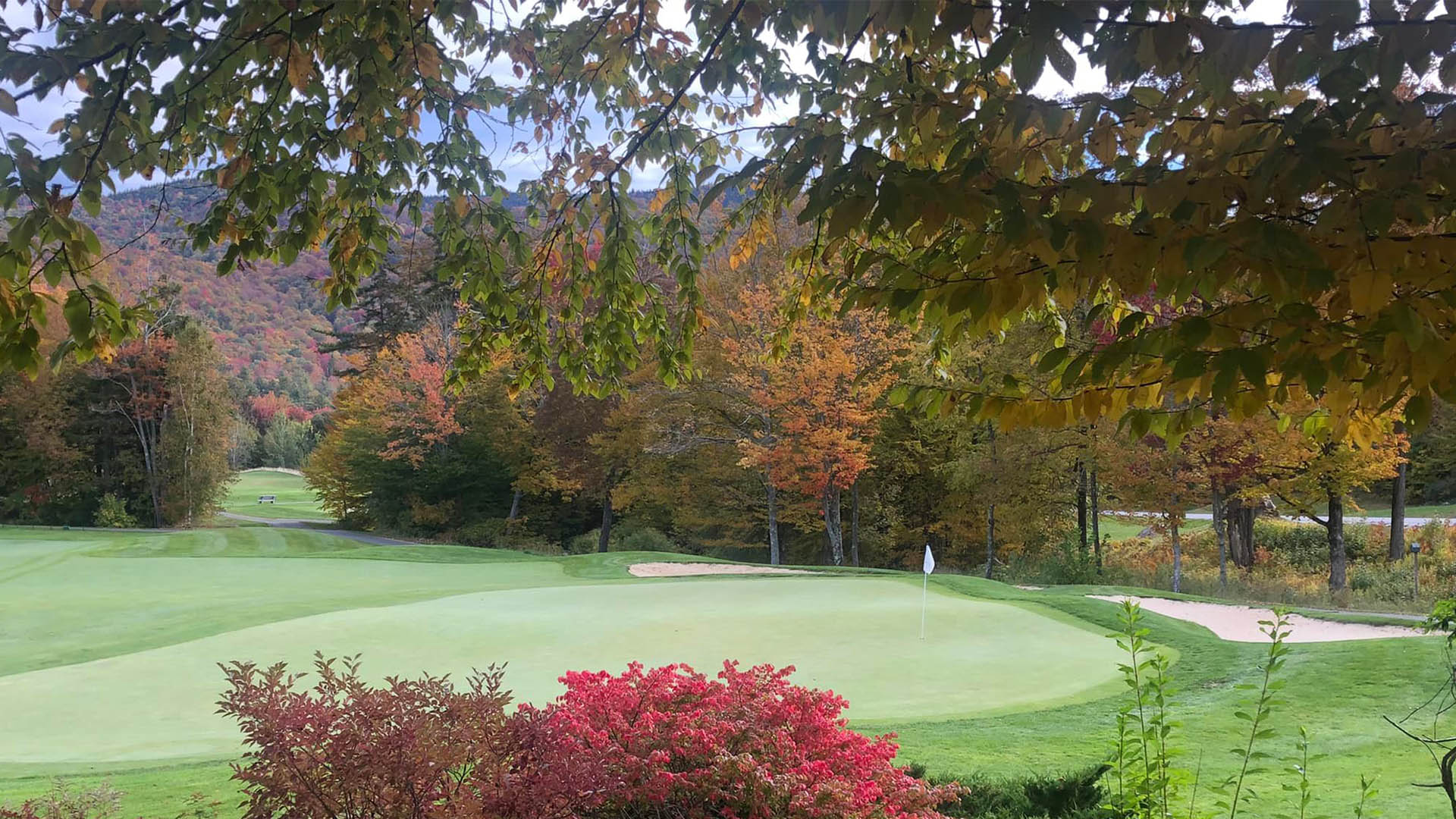 Green Mountain National Golf Course fairway and mountain scenery