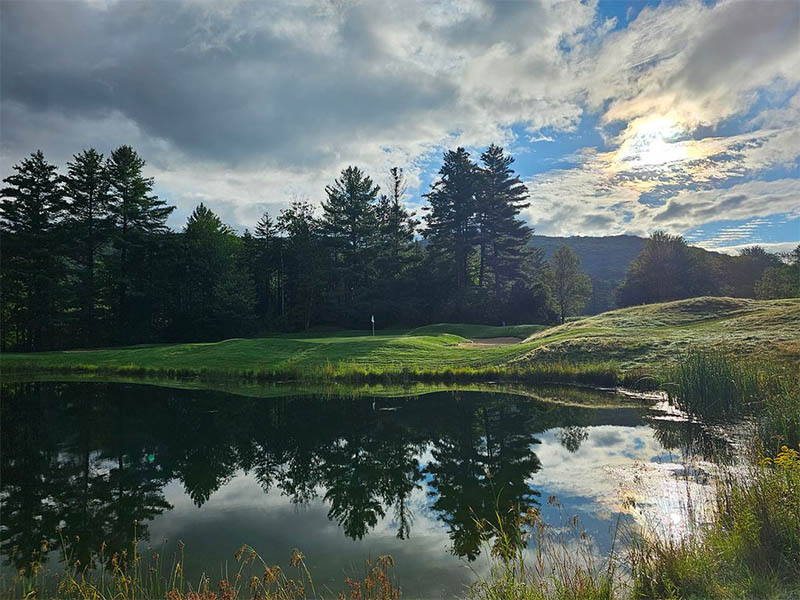 Green Mountain National golf course on the water